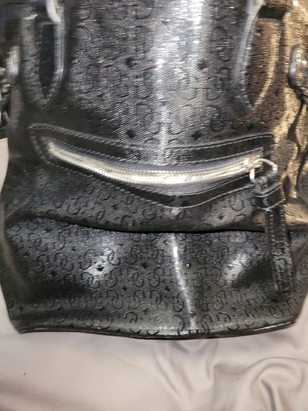 Guess Purse - Picture 4 of 4